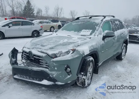 2019 Toyota Rav4 Xle z USA, uszkodzony, nr VIN 2T3P1RFV7KW042747
